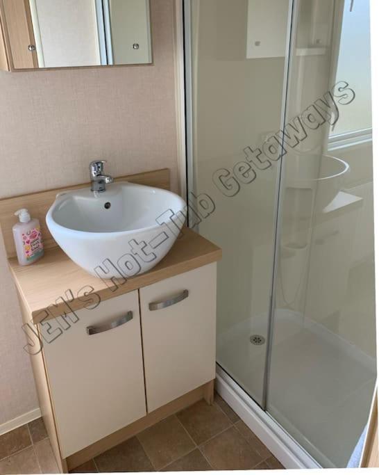 Jems Hot-Tub Getaways 8 Berth At Tattershall Lakes Zewnętrze zdjęcie